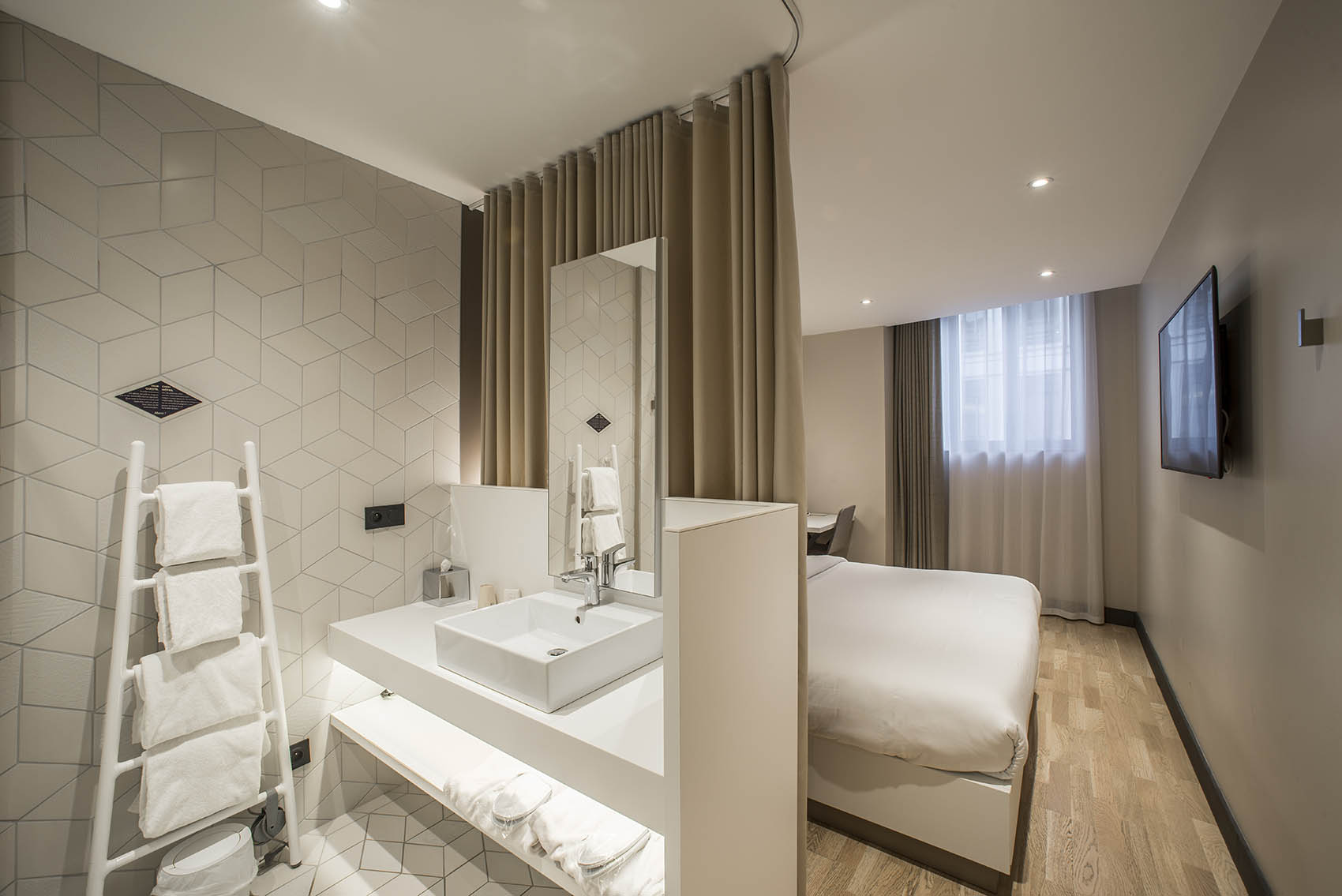 ARA_HOTEL NO_FPEL
